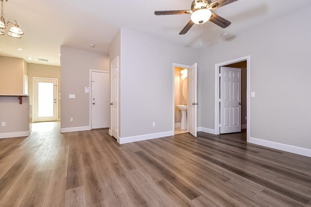 4027 Sparrow Rock St - Photo 5 of 17