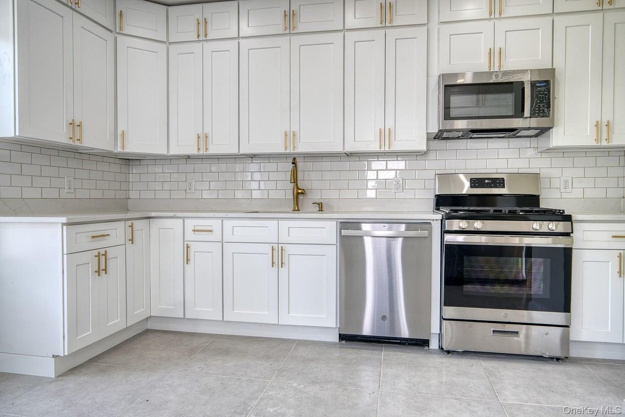 71 Lenox Ave - Photo 3 of 35