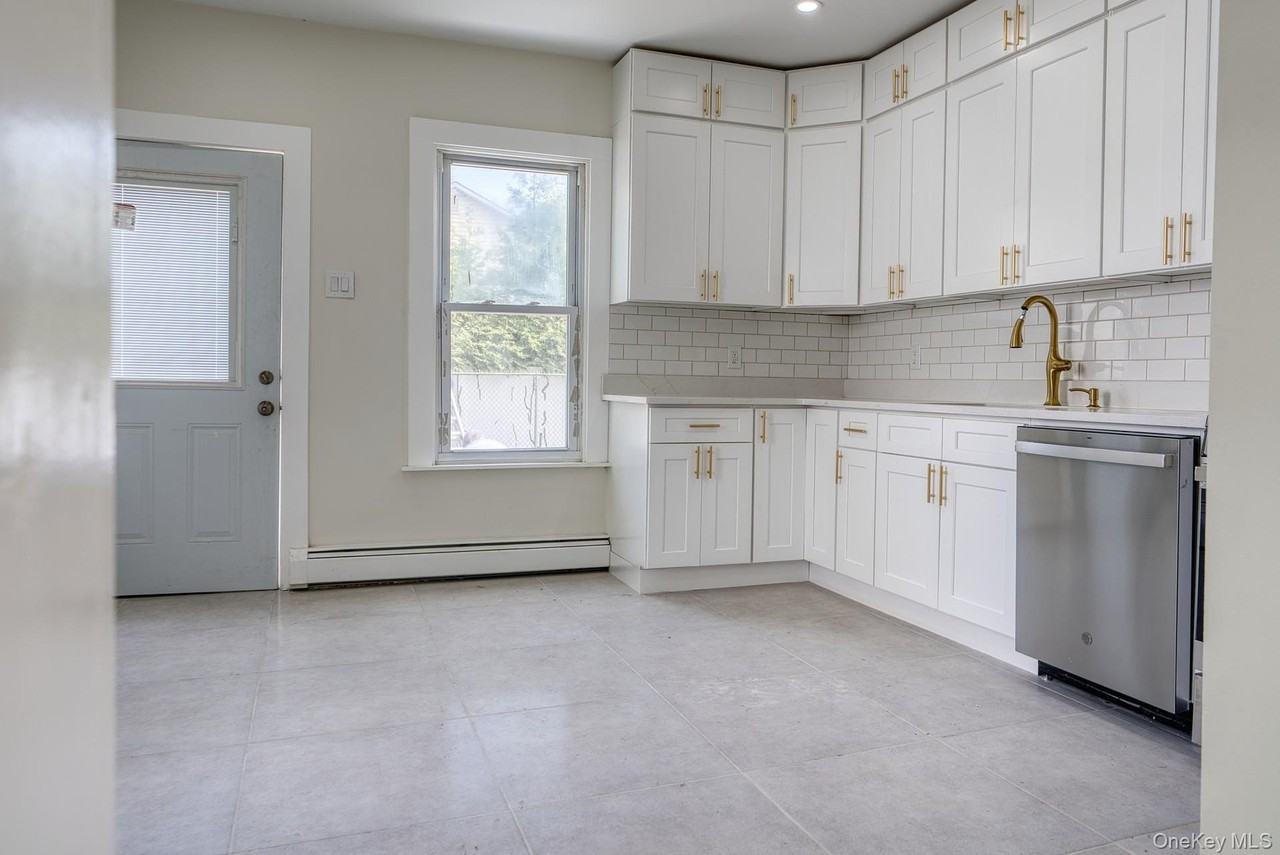 71 Lenox Ave - Photo 7 of 35