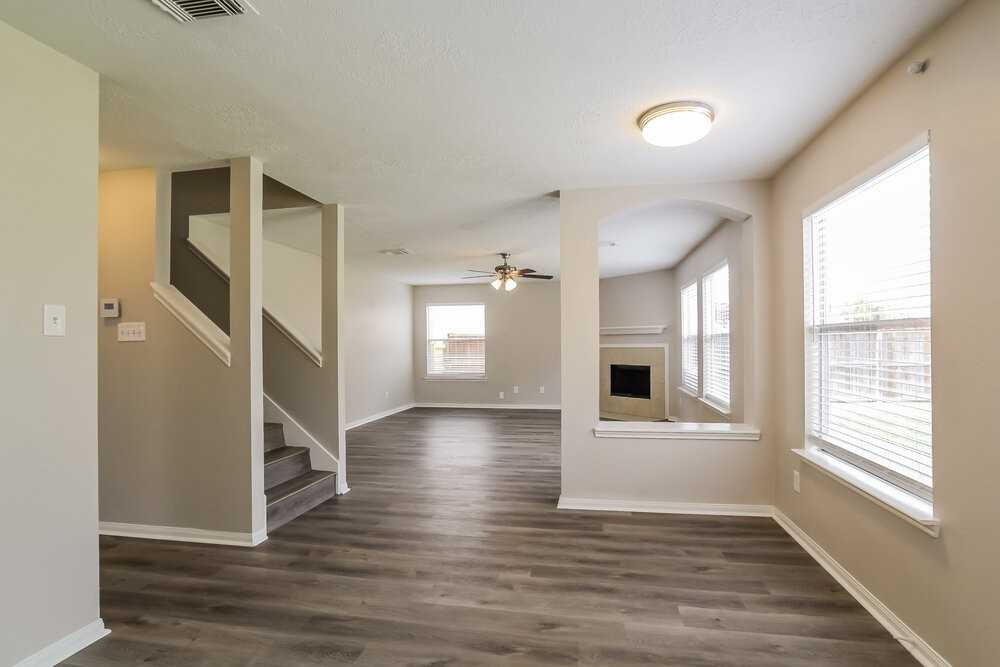 31518 Kingston Village Dr - Photo 6 of 17