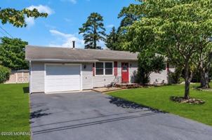 featured image of 464 Barnacle Rd