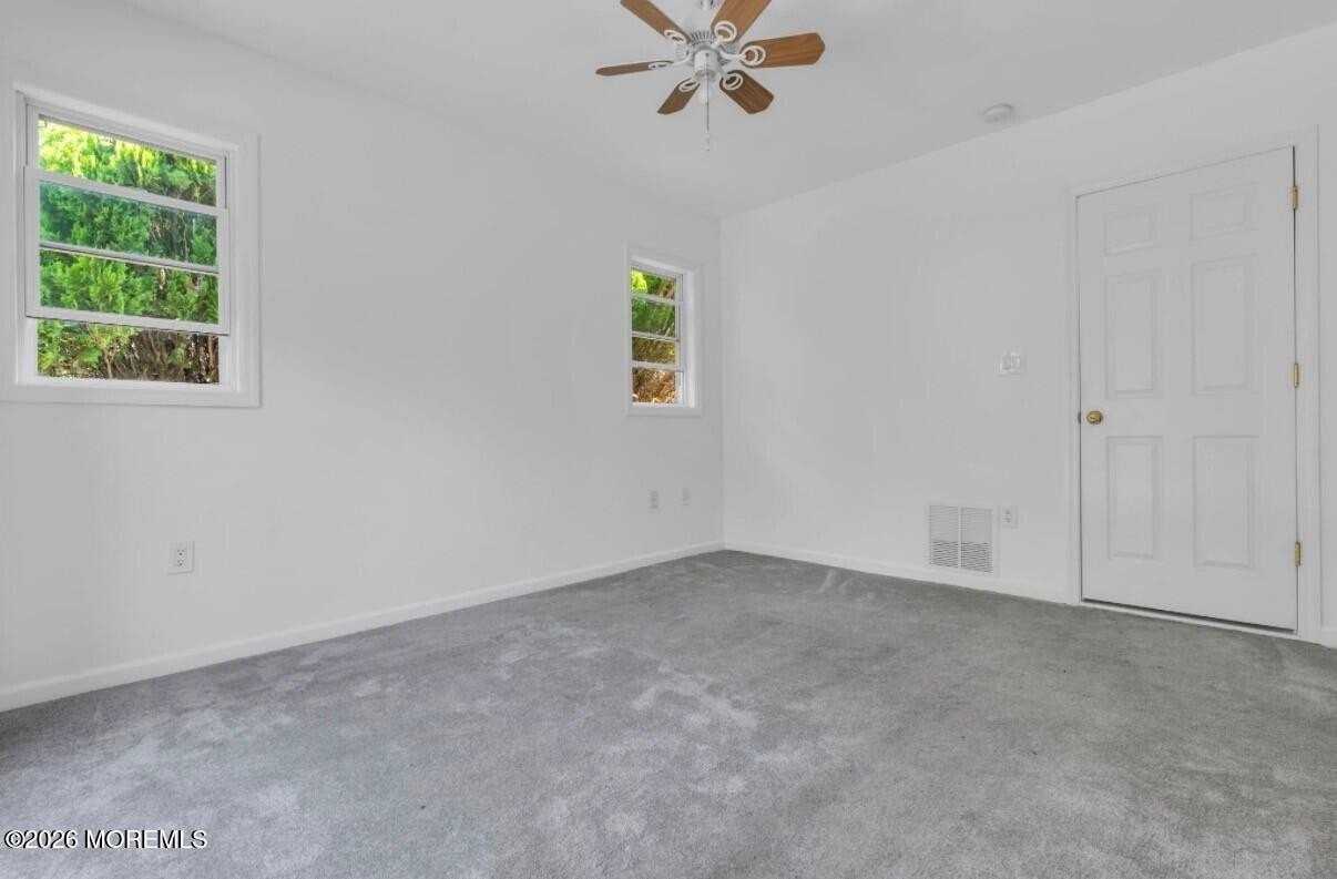 464 Barnacle Rd - Photo 5 of 10