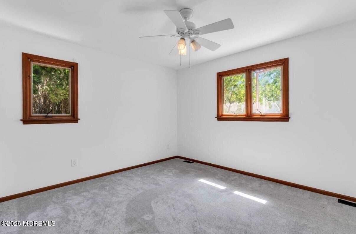 464 Barnacle Rd - Photo 7 of 10