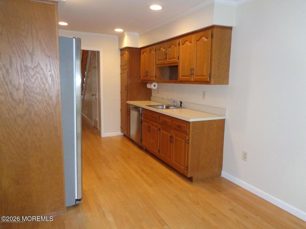 8 Eastborne Dr #1008 - Photo 7 of 9