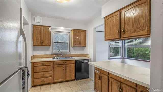 3536 Cornell St - Photo 4 of 34