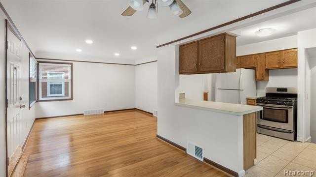 3536 Cornell St - Photo 7 of 34