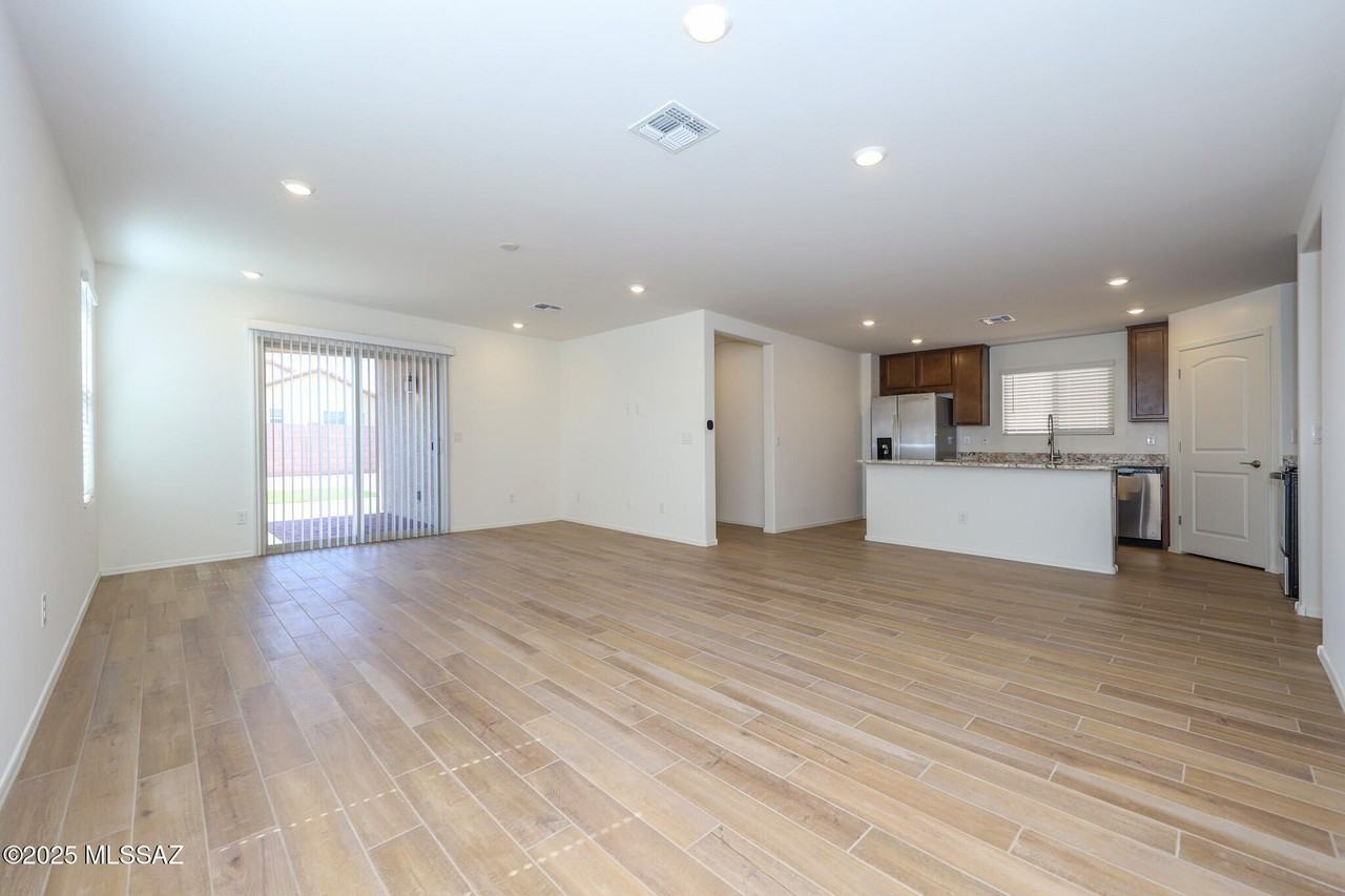 9122 E Red Bluff Ct - Photo 2 of 25
