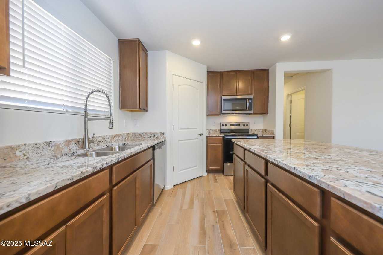 9122 E Red Bluff Ct - Photo 5 of 25