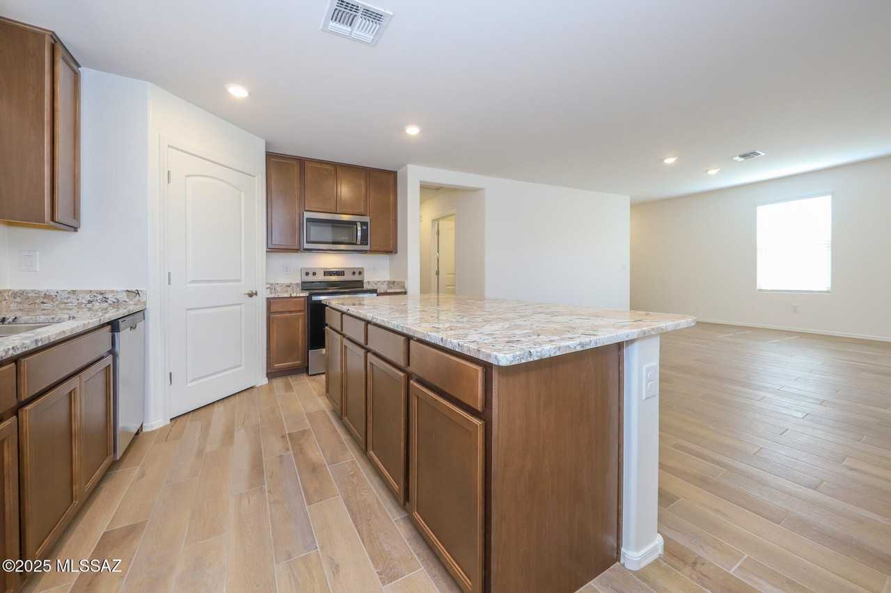 9122 E Red Bluff Ct - Photo 6 of 25