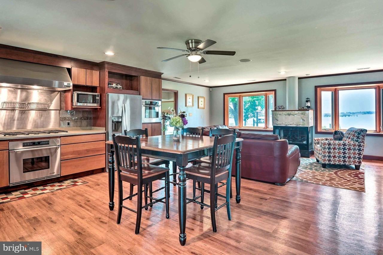919 Oakdene Rd - Photo 4 of 26