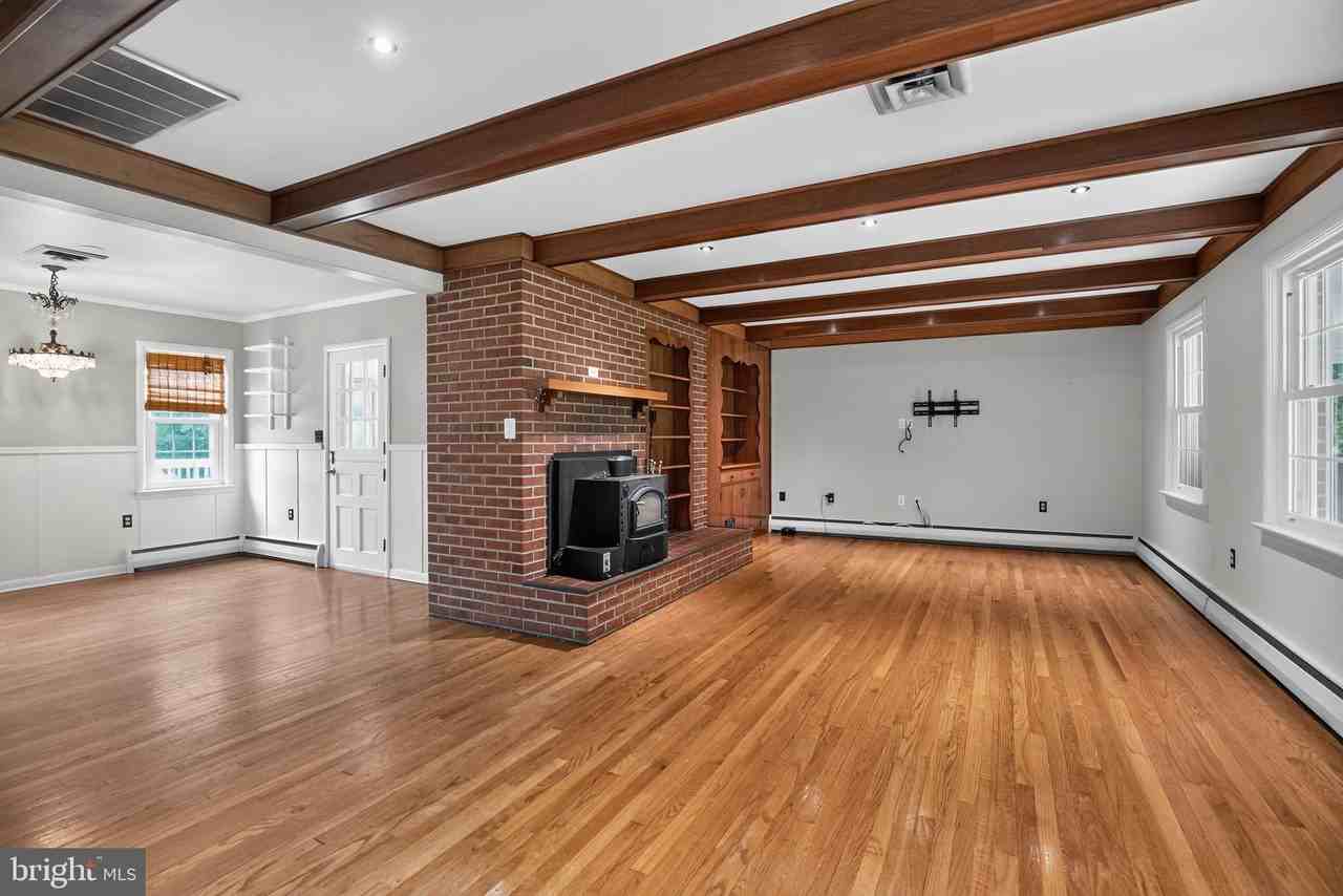 5195 Saint Leonard Rd - Photo 4 of 31