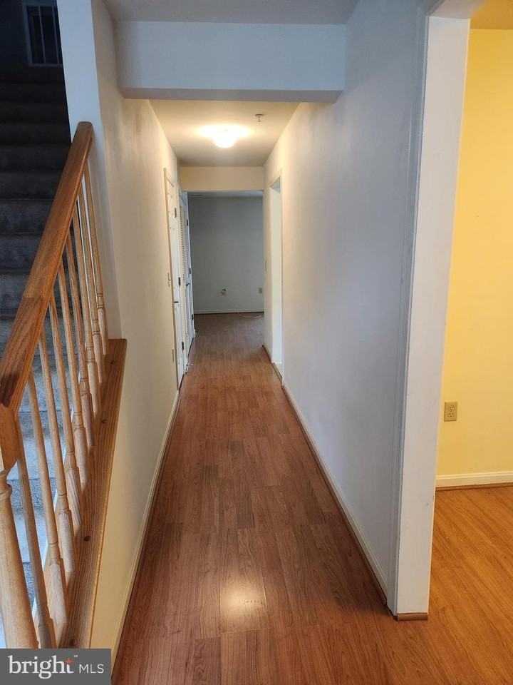 1234 Oakwood Dr - Photo 2 of 17
