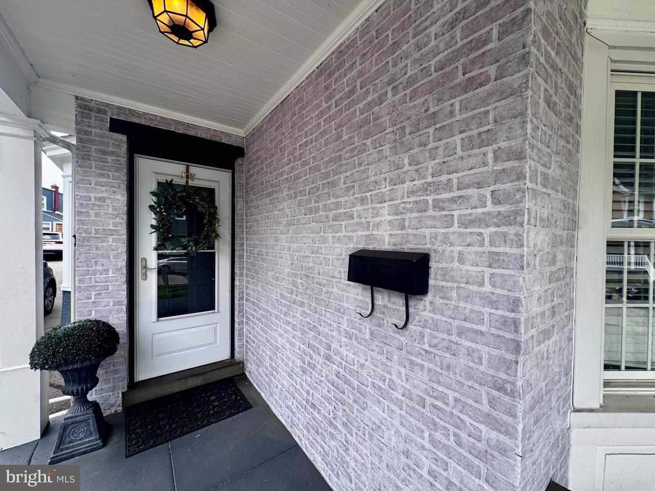 24 Thomas Ave - Photo 5 of 31