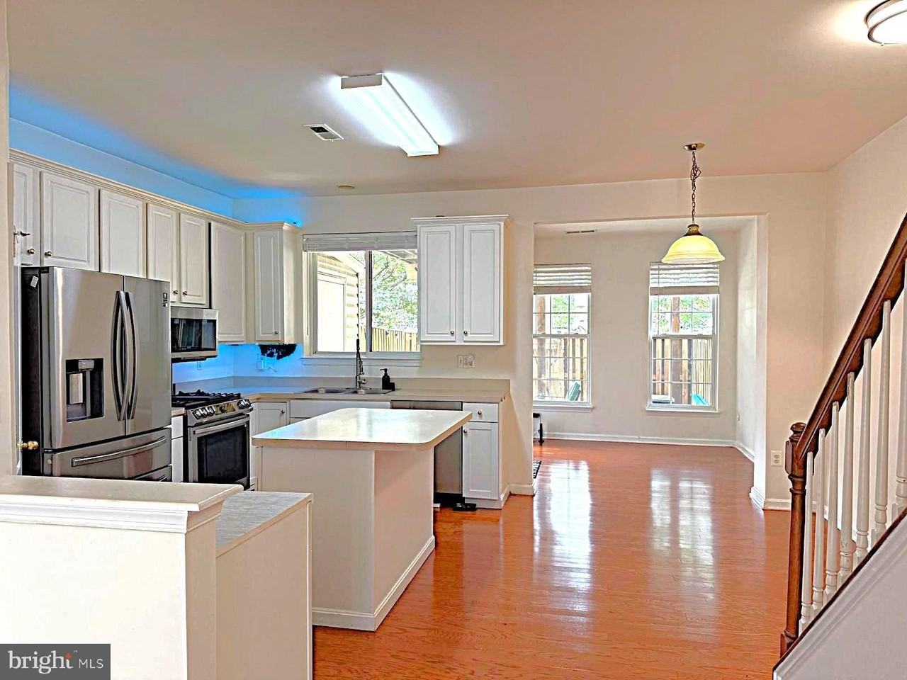 13129 Park Crescent Cir - Photo 5 of 37