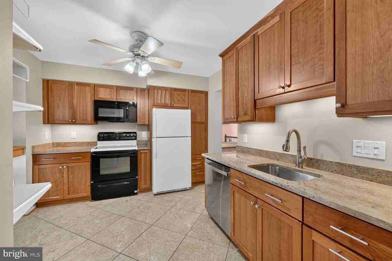 5619 Ridge View Dr - Photo 3 of 32