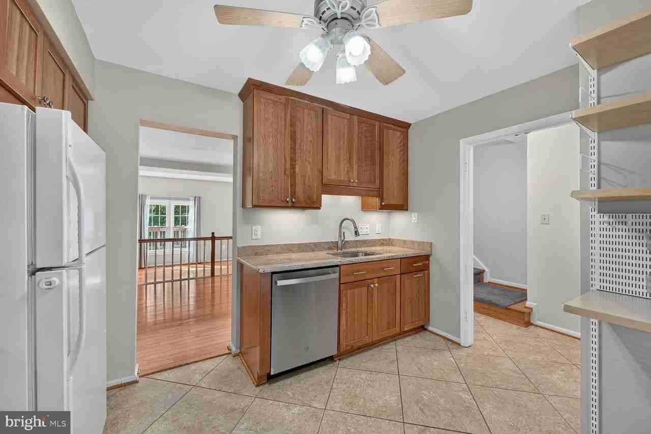 5619 Ridge View Dr - Photo 4 of 32