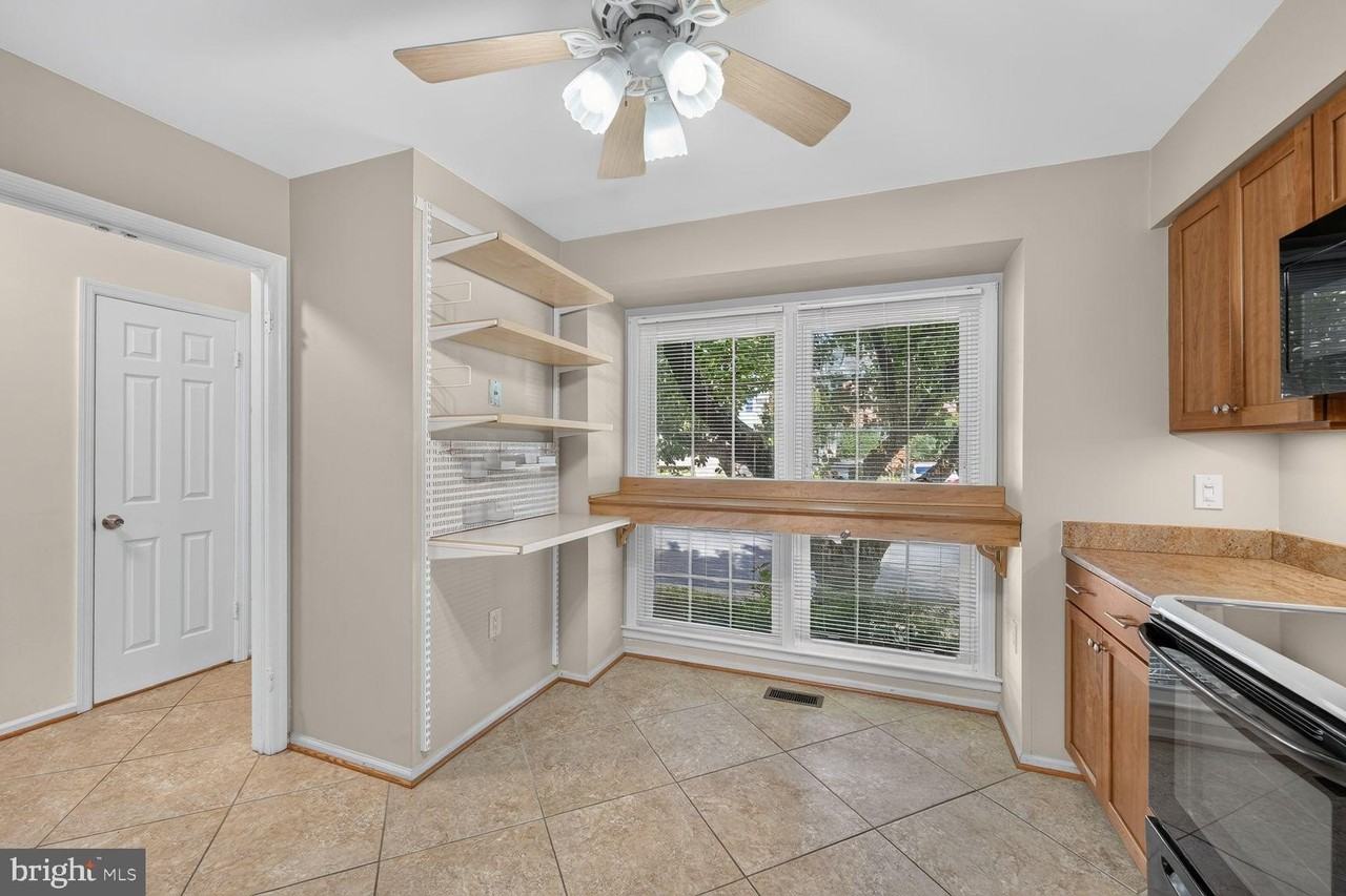 5619 Ridge View Dr - Photo 5 of 32