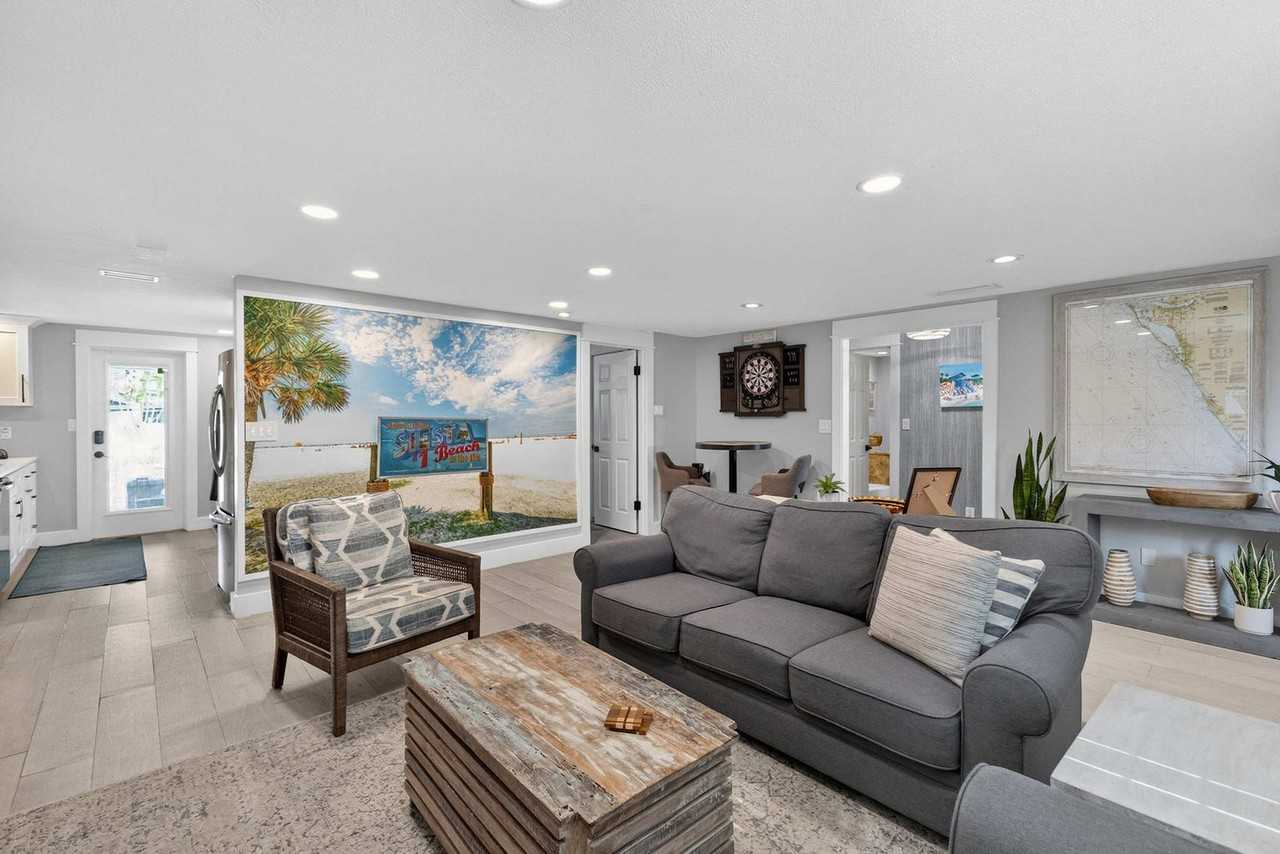 6007 Beneva Rd #1578355P - Photo 2 of 37