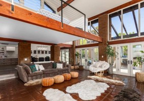 featured image of 3650 N 38th St