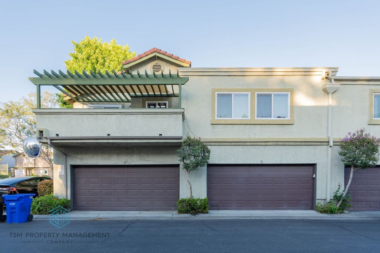 8407 Spring Desert Pl #E - Photo 2 of 23