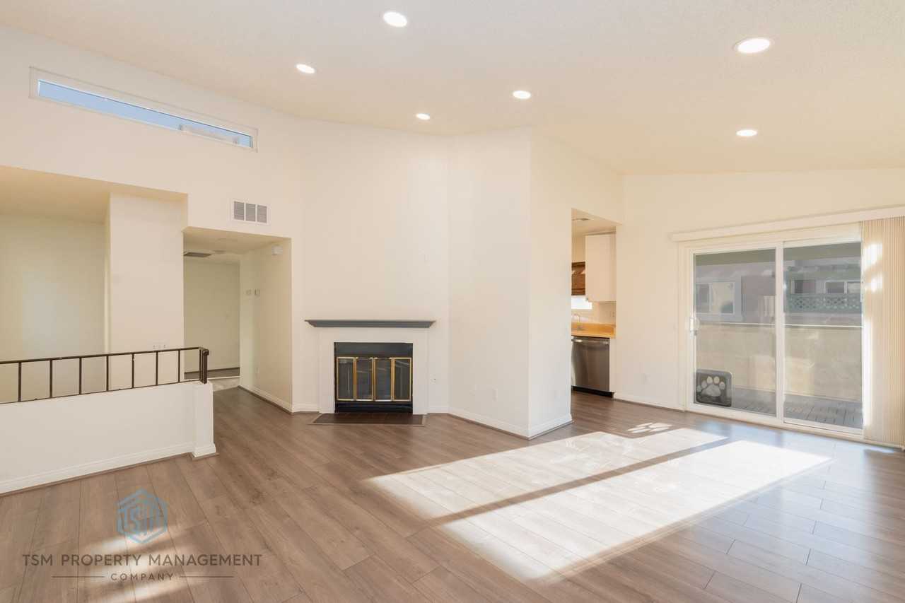 8407 Spring Desert Pl #E - Photo 6 of 23