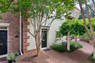 955 N Pitt St - Photo 1 of 1