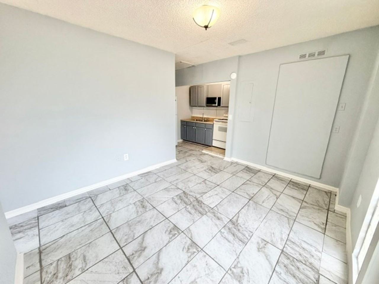 1084 Shepherd Ave - Photo 3 of 7