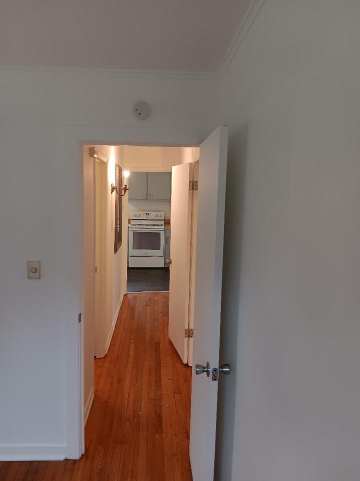 14440 Kolmar Avenue - Photo 5 of 24