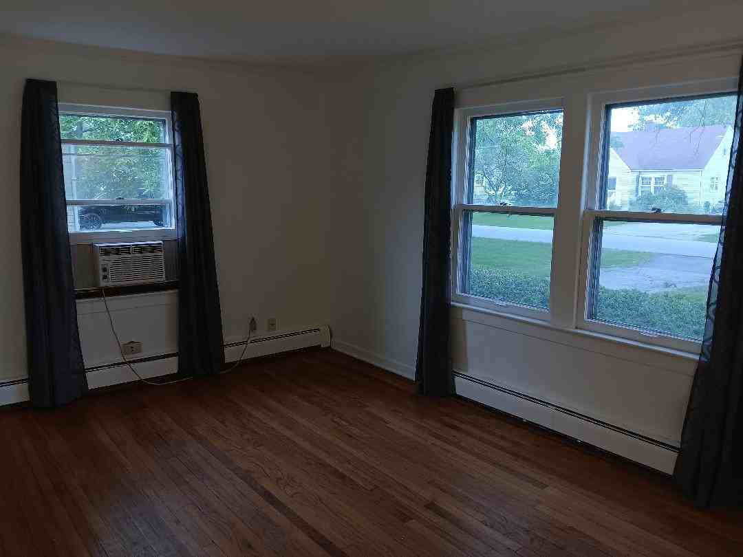 14440 Kolmar Avenue - Photo 4 of 24
