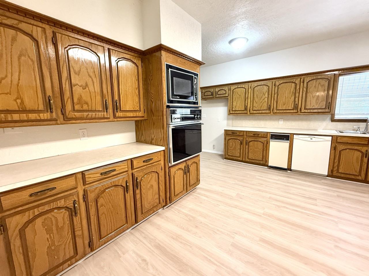 901 Wolverton St #1 - Photo 3 of 30