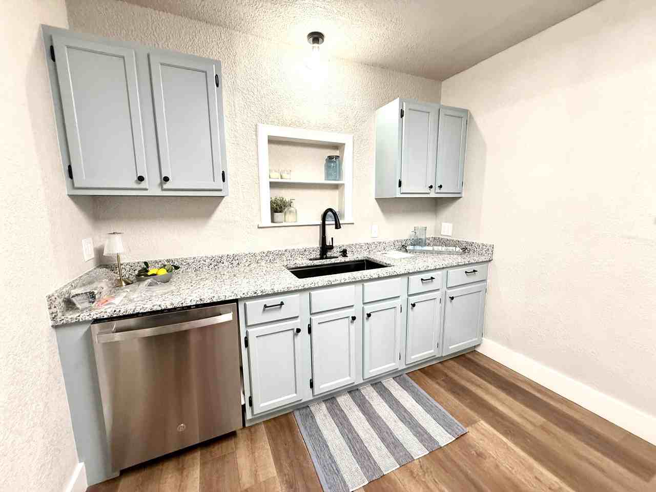 721 Roff St #1 - Photo 3 of 23