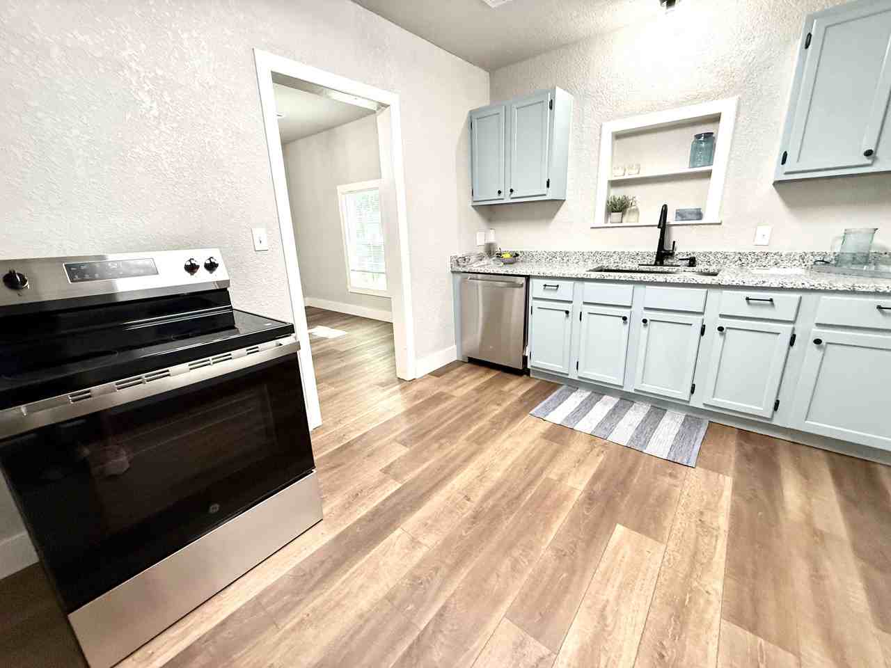 721 Roff St #1 - Photo 4 of 23