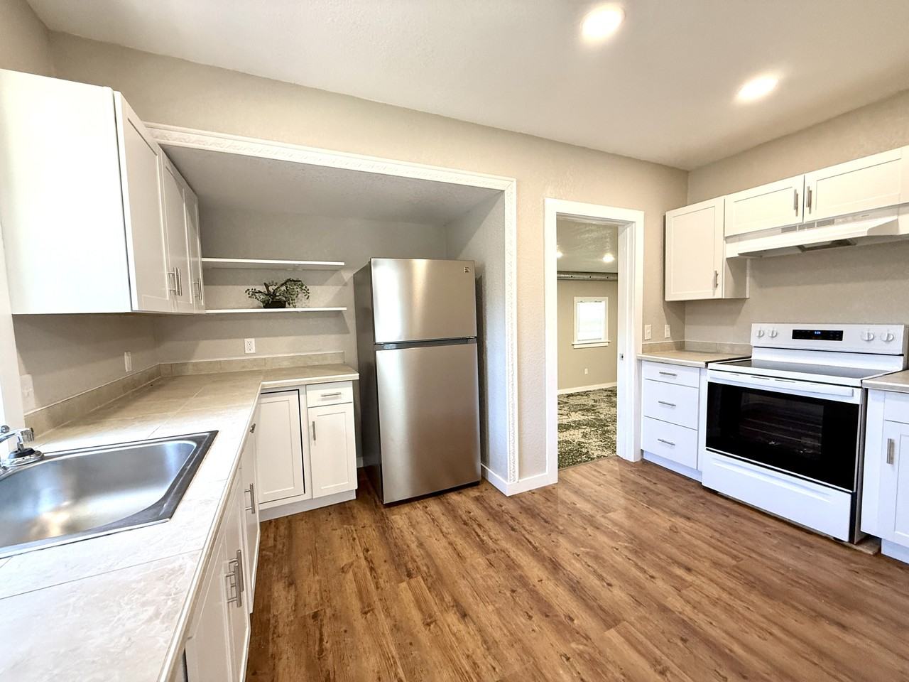 612 A St Nw #1 - Photo 3 of 26