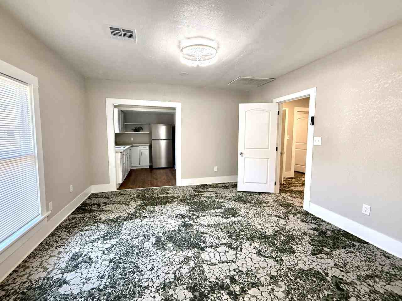 612 A St Nw #1 - Photo 7 of 26