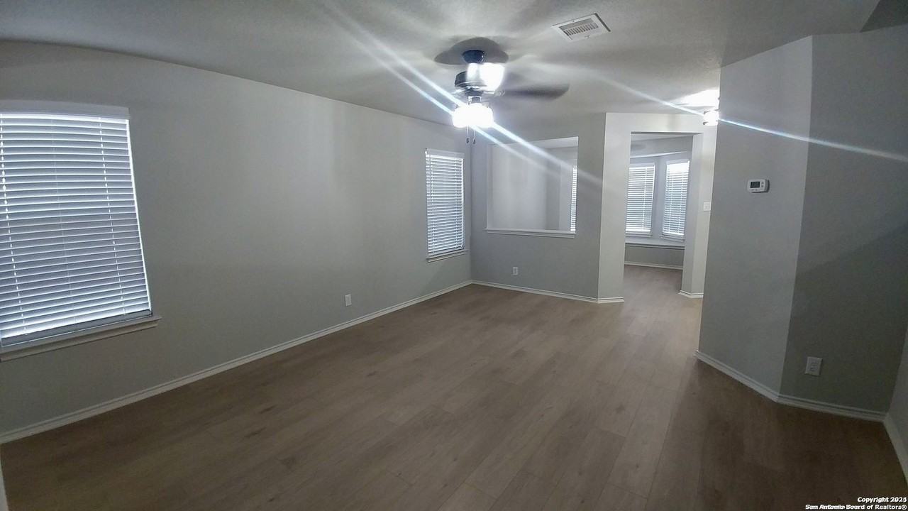 146 Cindy Lou Dr #1 - Photo 4 of 19