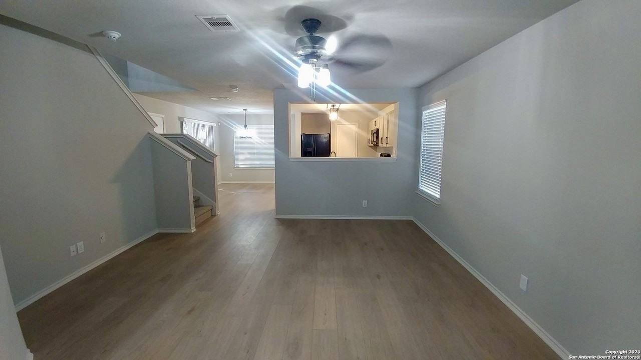 146 Cindy Lou Dr #1 - Photo 5 of 19