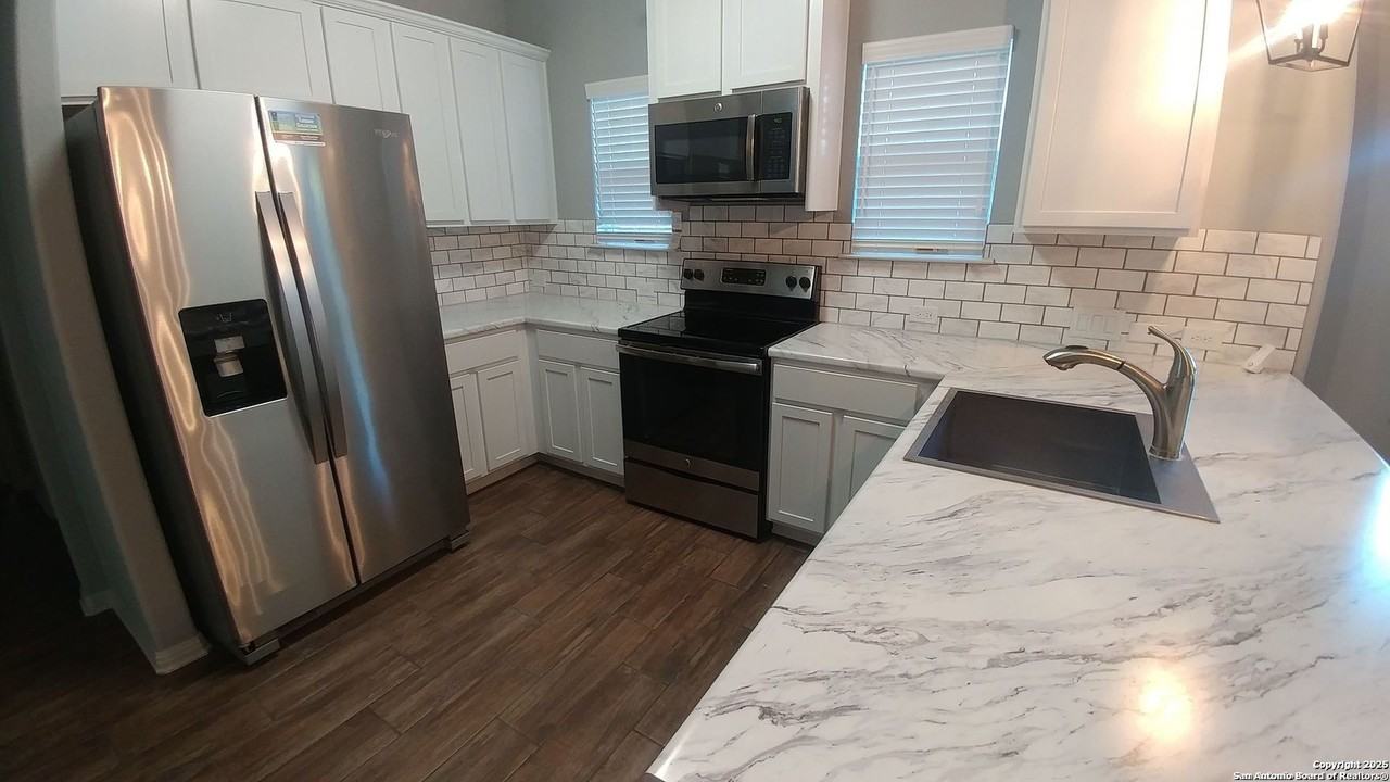8535 Pecan Cross - Photo 3 of 10