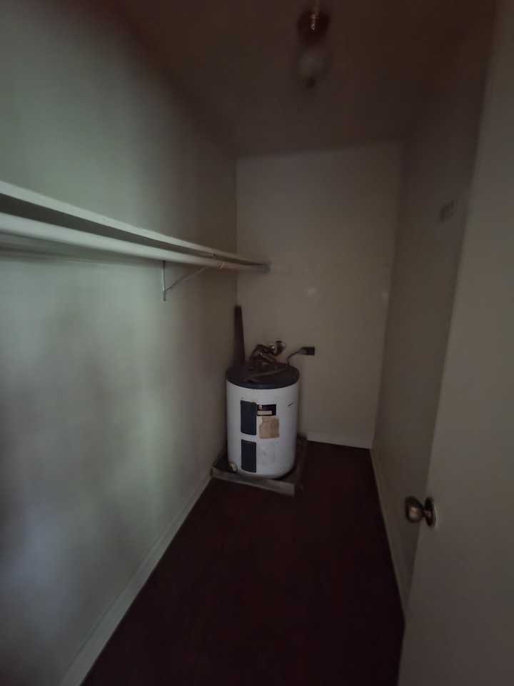 204 Rue Royale #D - Photo 4 of 5