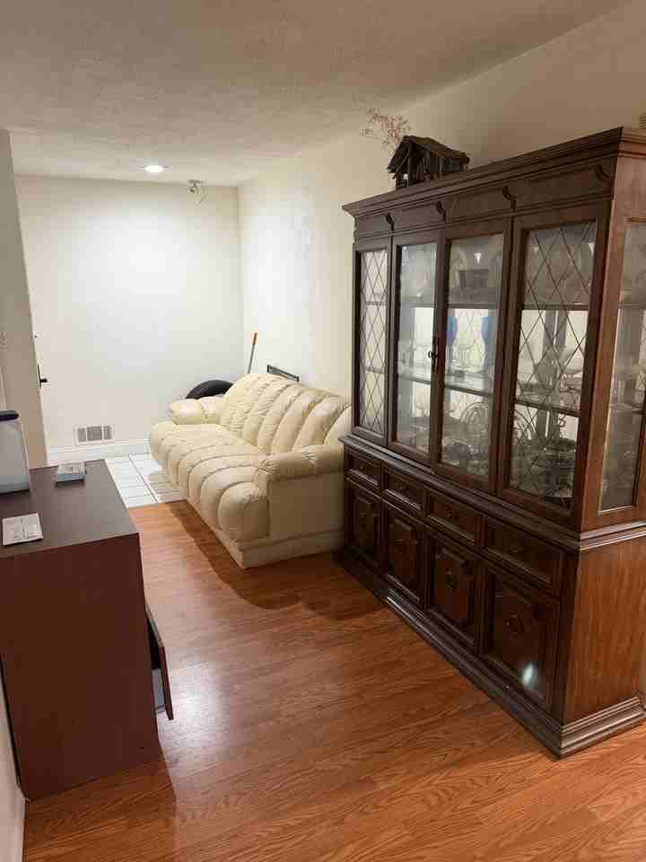 9083 Meadow Heights Road - Photo 6 of 11