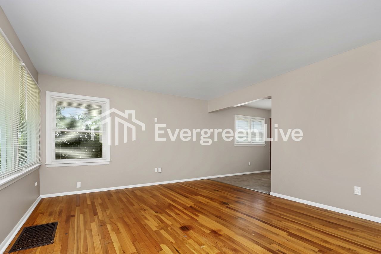 1603 Rangeley Ave - Photo 2 of 15
