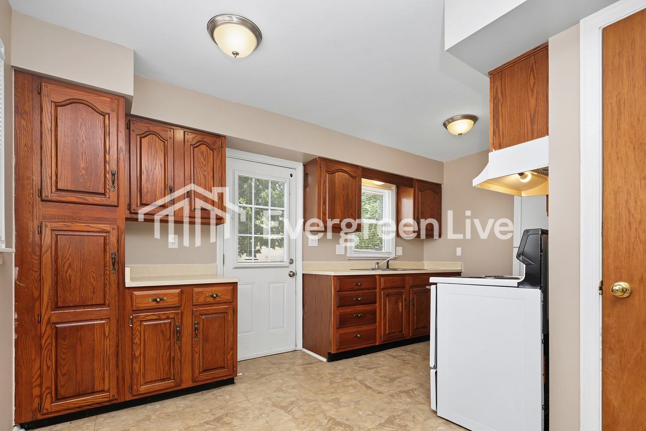 1603 Rangeley Ave - Photo 5 of 15