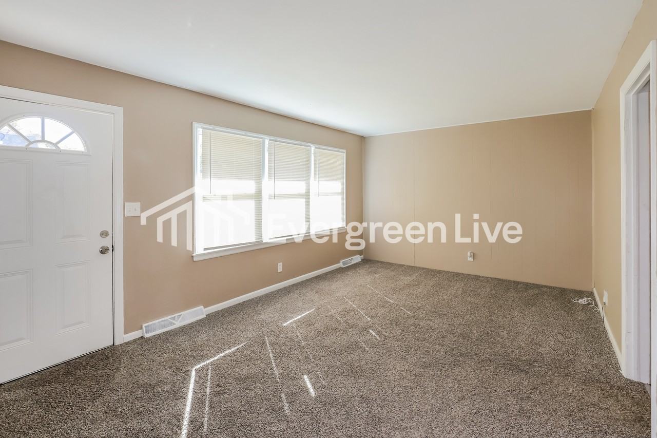 10616 E 14th St S - Photo 2 of 15