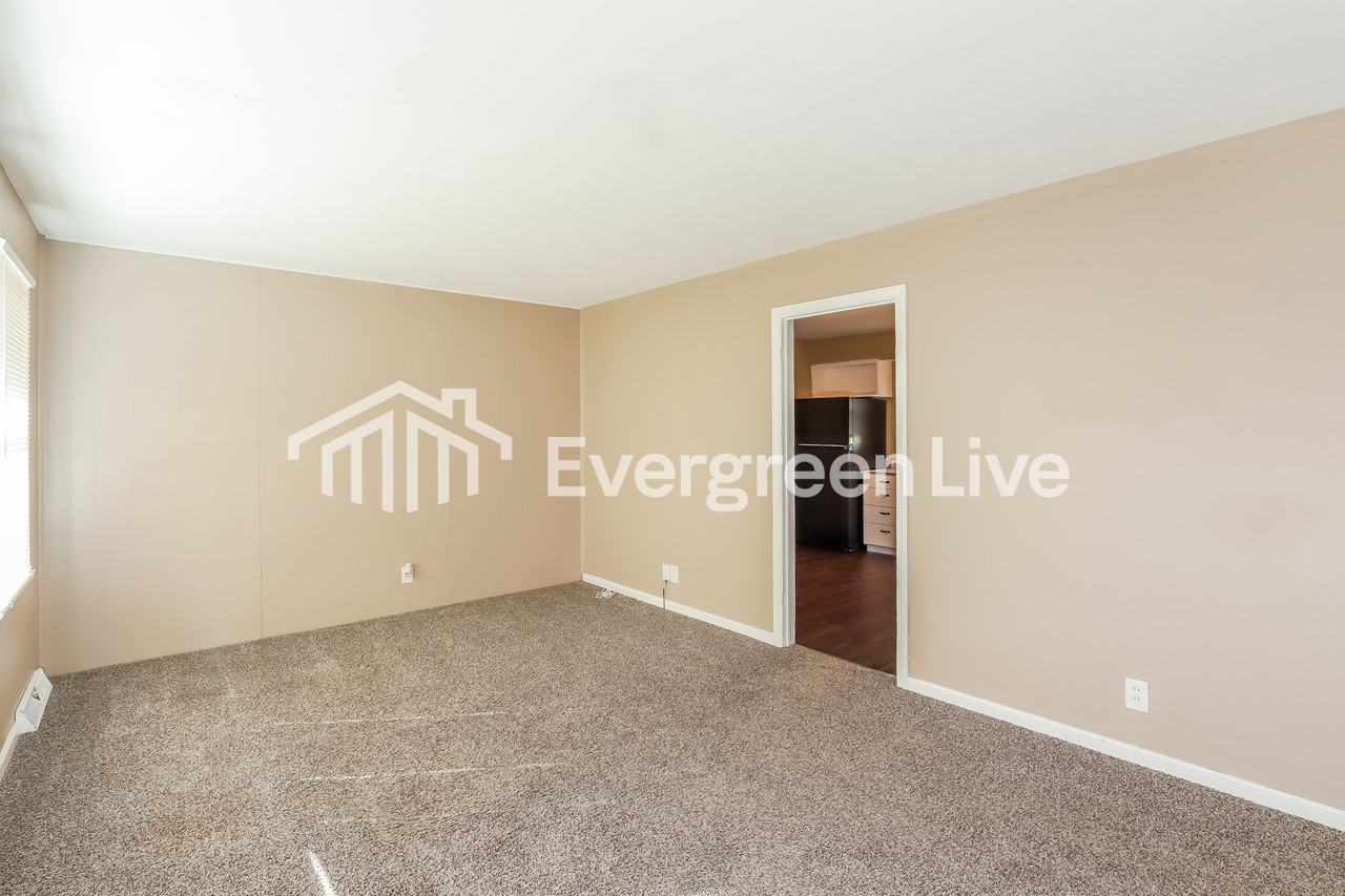10616 E 14th St S - Photo 3 of 15