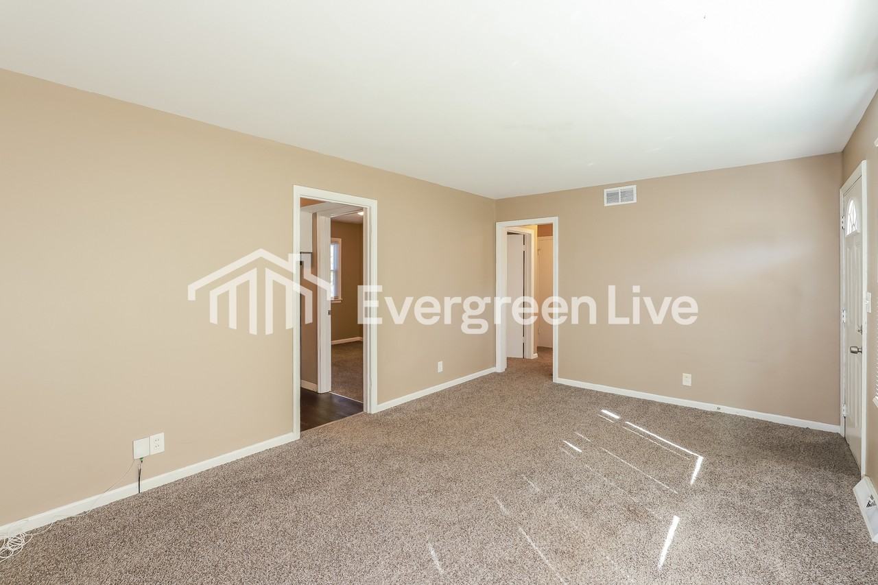 10616 E 14th St S - Photo 4 of 15