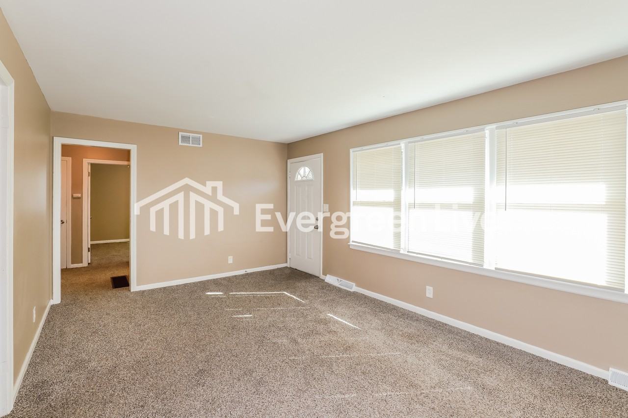 10616 E 14th St S - Photo 5 of 15
