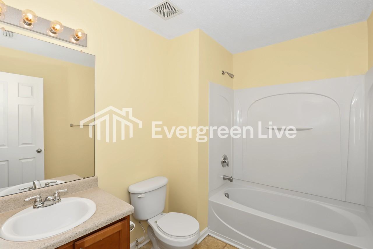 240 Shenandoah Dr - Photo 4 of 12
