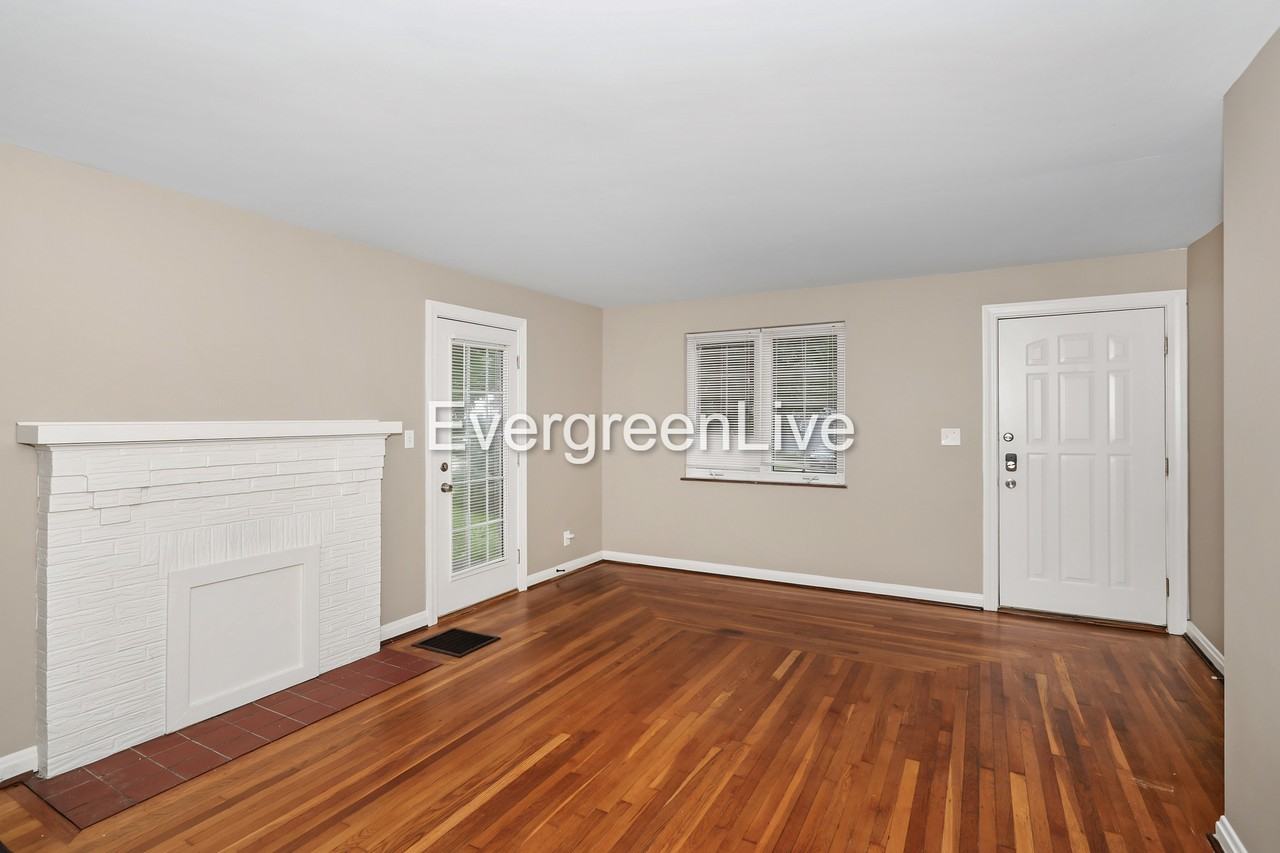 1520 Saint Clair Ave - Photo 2 of 15