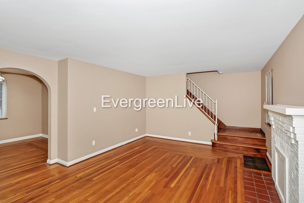 1520 Saint Clair Ave - Photo 3 of 15