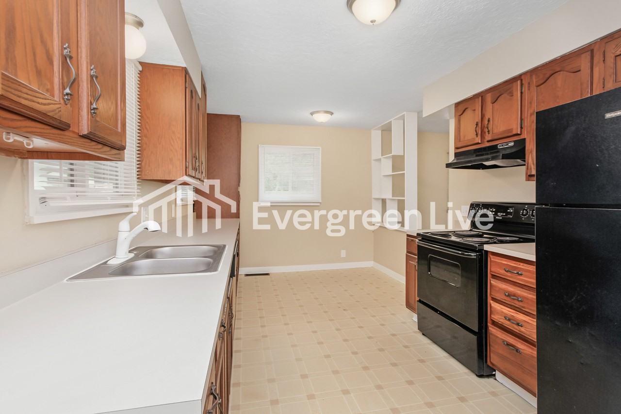 6632 W 13th St - Photo 5 of 15