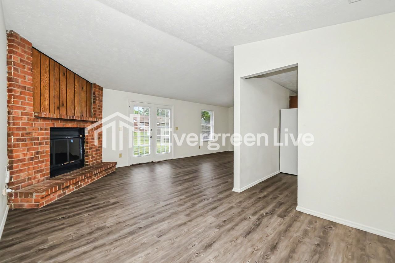 8298 Sunnyvale Cir - Photo 3 of 15